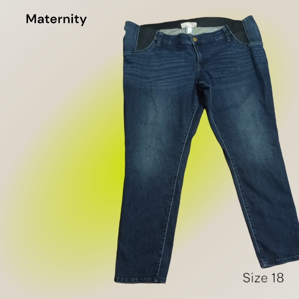 Isabel NWT size 18 lightly distressed maternity  jeans 18/34
